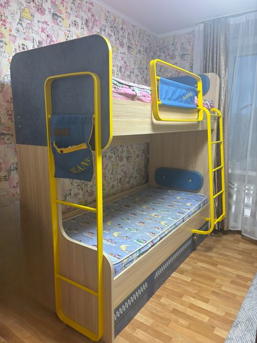 Продаётся детский спальный гарнитур(б/у)