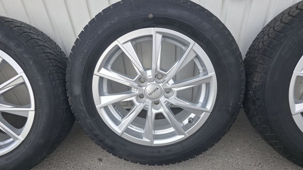 Оригинални алуминиеви джанти 15 инча 5х100  от Toyota Yaris 4, Yaris Cross със зимни гуми и датчици