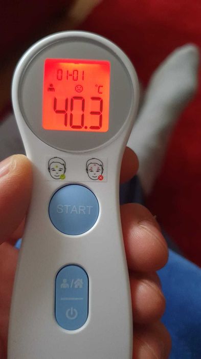 Termometru bebe- fara atingere 3 culori