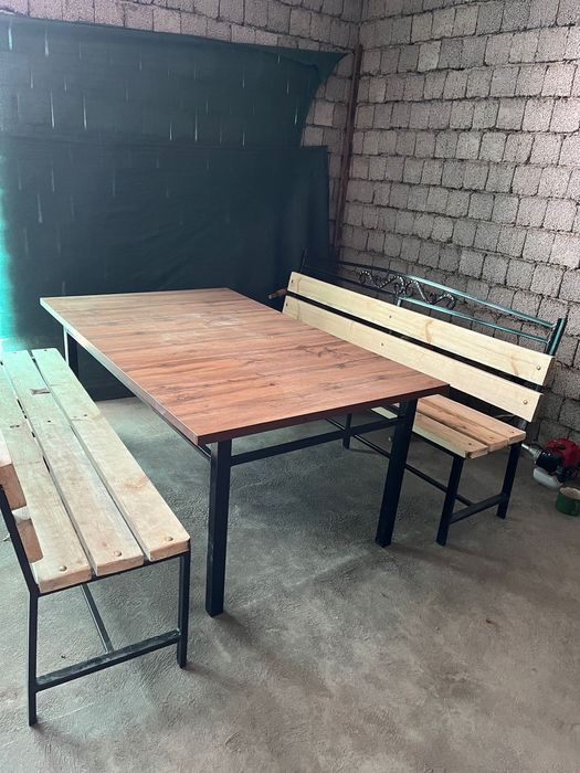 Стол скамейкамен