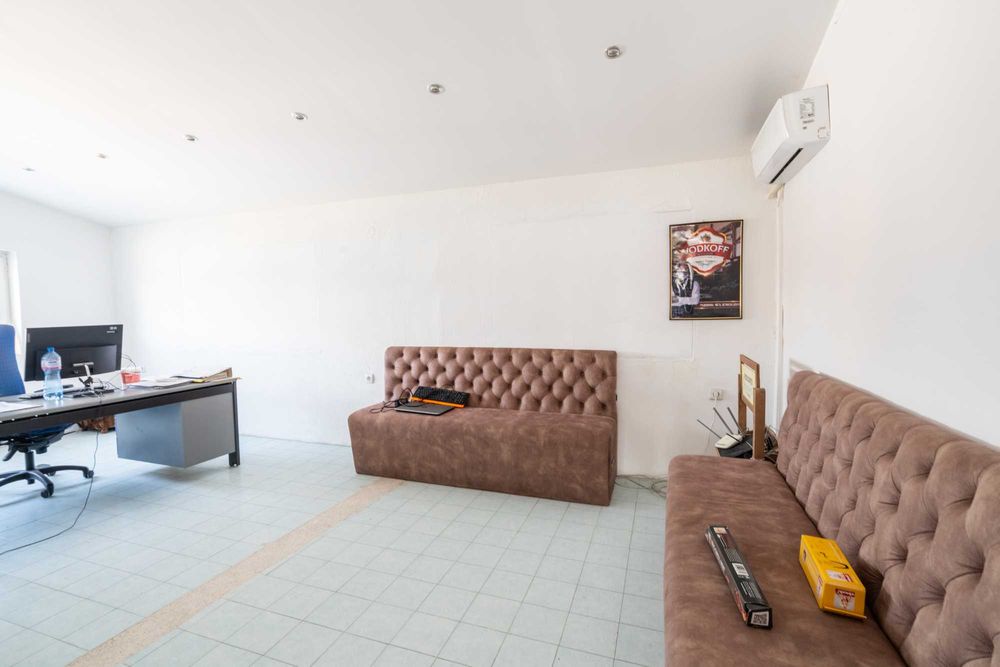 Дава се под наем Промишлена сграда в с. Йоаким Груево, Област Пловдив - 1400 кв.м за 2295 € - Снимка #9