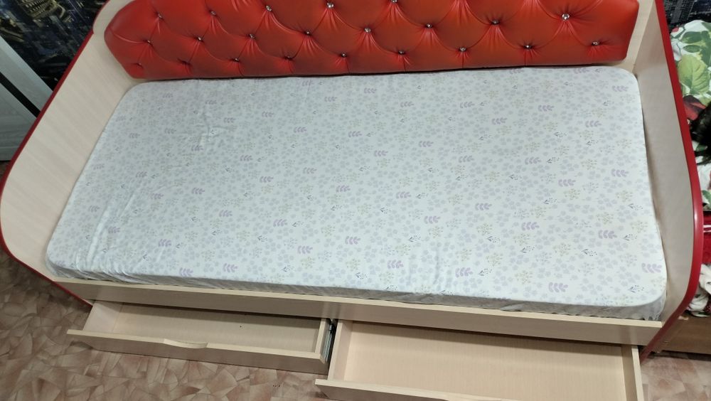 Кровать в хорошем состоянии
