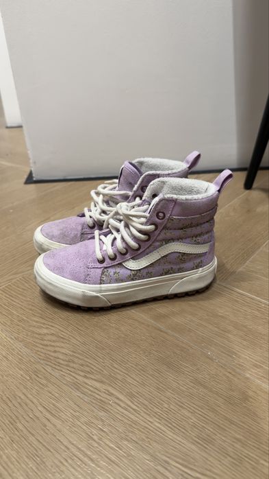 Продам детскую обувь. Все оригинал.