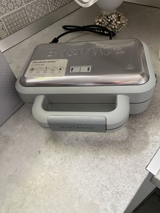 Aparat de facut waffles Breville