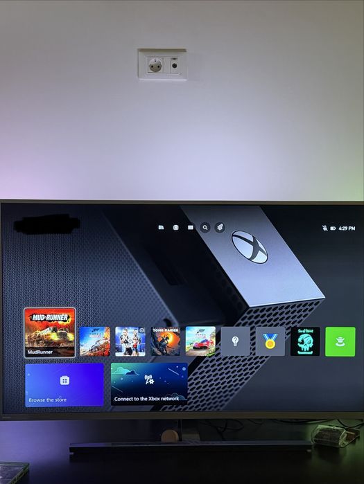 Xbox One X 1TB + 2 controlere – stare foarte bună