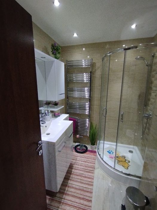 Inchiriez apartamanet 2 camere Bl Decebal