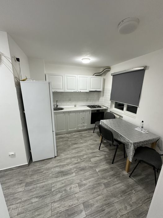 Apartament 3 camere Metrou Râul Doamnei — fotografia 3