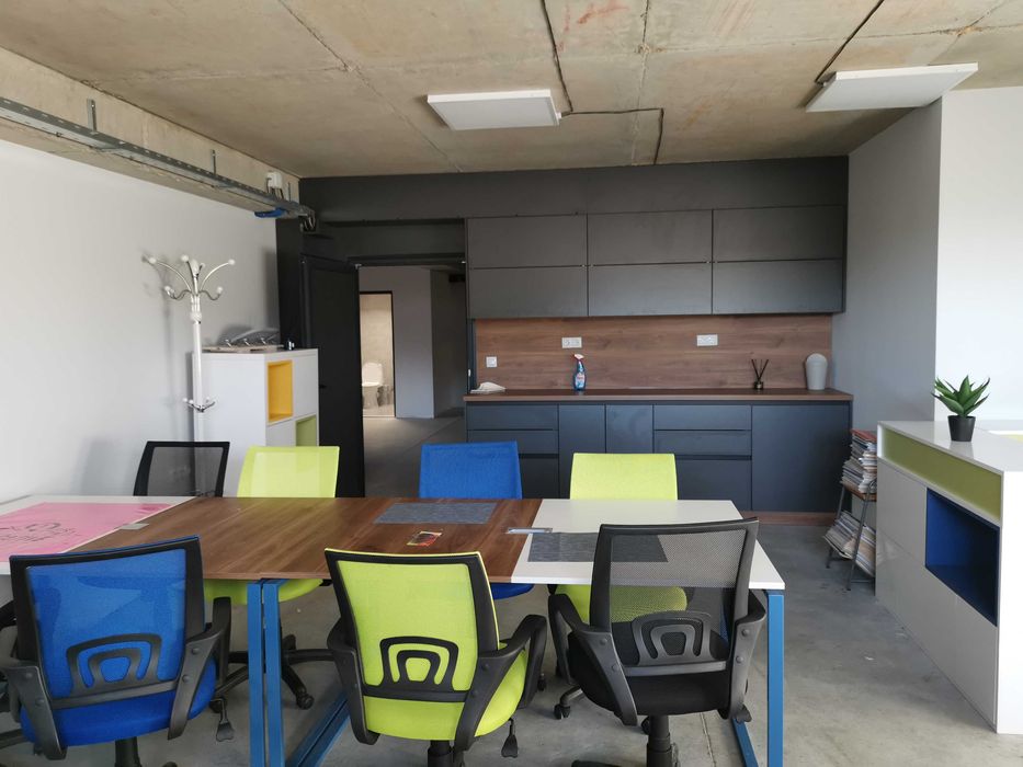 Давам под наем складови площи от 450 кв.м до 3500 кв.м