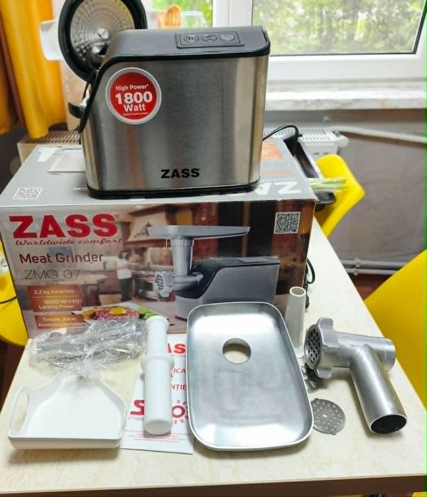 Masina de tocat carne Zass ZMG 07 functie Reverse, 1.8 kg/min, 1800 W, accesoriu suc rosii