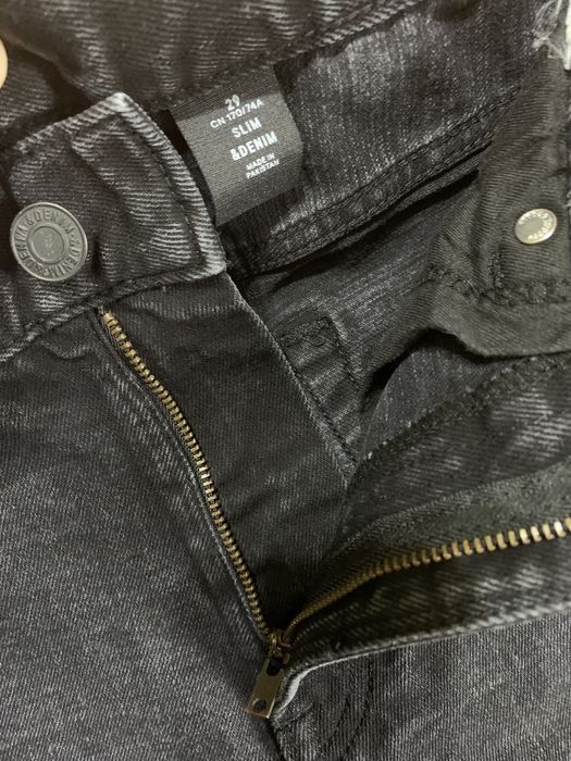 Vând blugi H&M negrii mărimea 29 condiție 8/10