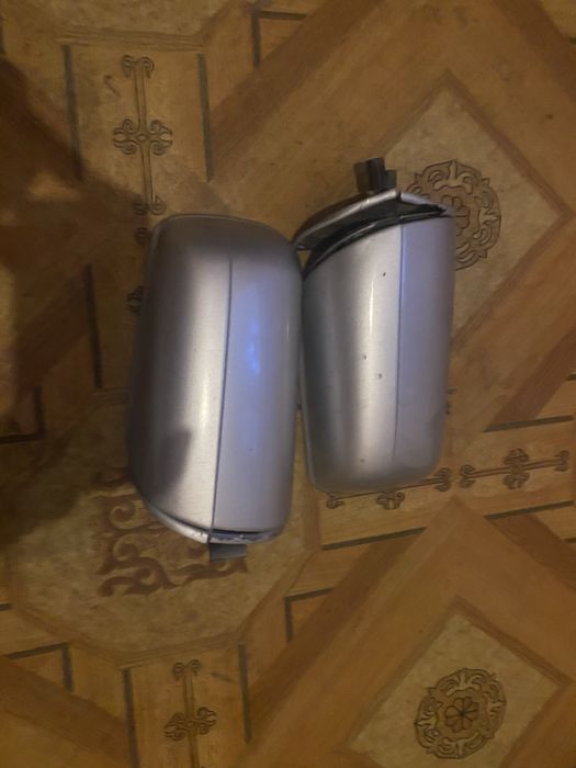 Боковое зеркало