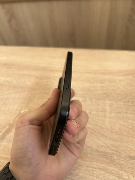 Айфон 16 гаранти есть каробка есть