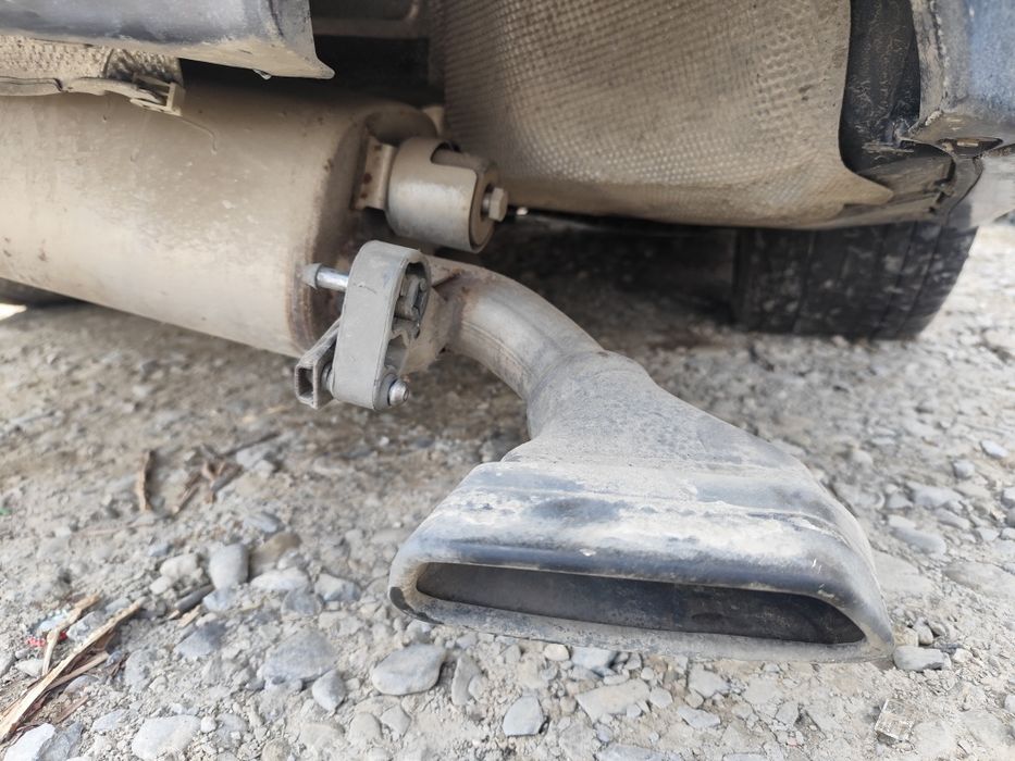 Elemente spate BMW G30 seria5 Bara M, stop capota spate evacuare dubla
