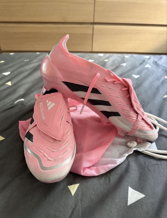 Професионални футболни обувки Adidas Predator - Beckham edition.