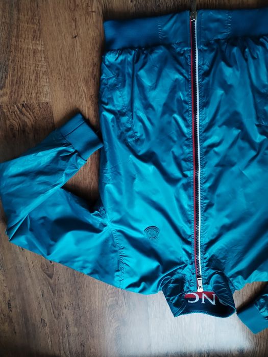 moncler - мъжко яке Л  отлично състояние