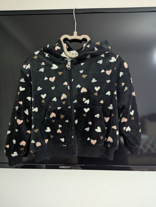 Pulover cu glugă și fermoar