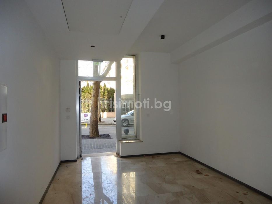 Продава се Двустаен апартамент в София, Изток - 70 кв.м за 2058 €/кв.м - Снимка #11