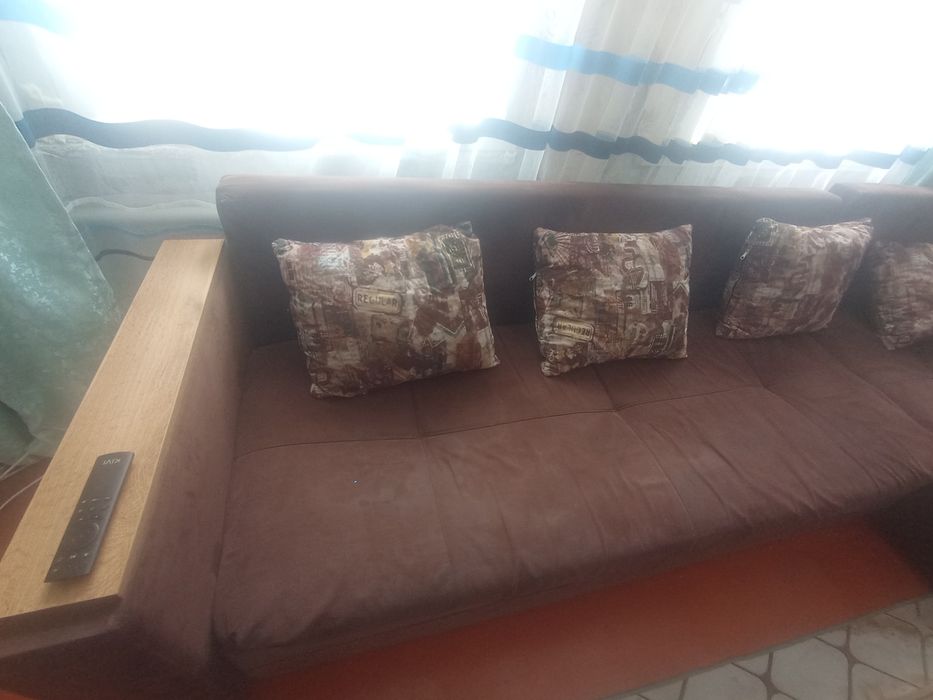 Продам диван нормальное состояние