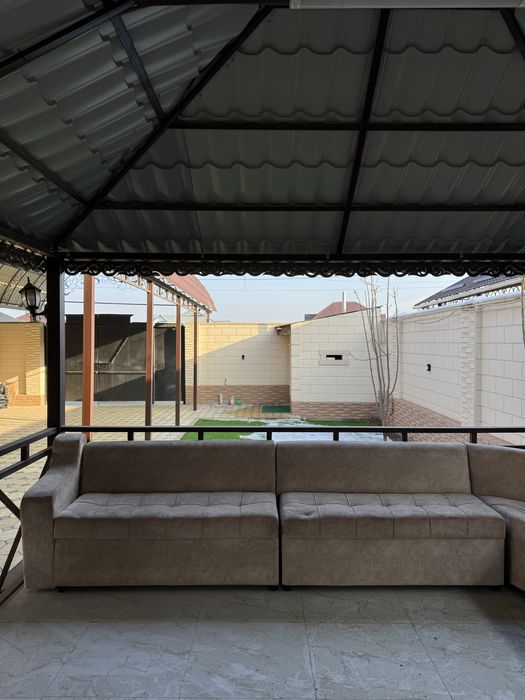 Диван для гостиной и кухни