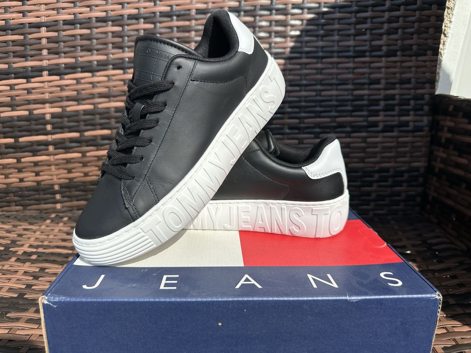 Tommy Hilfiger Номер 40