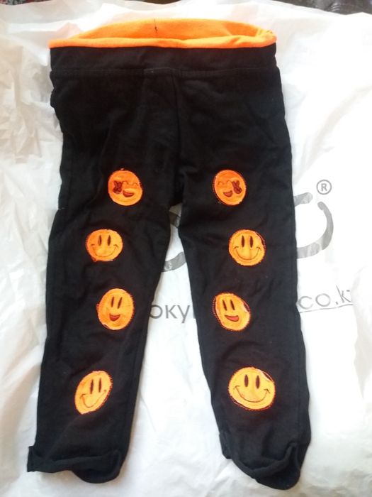 лосины на 1 -2 года 2000 бутылка для кормления 2500 б/у
 кофта 3500
че