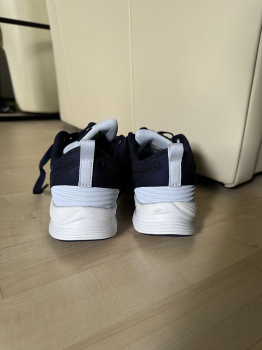 Adidasi New Balance NOI