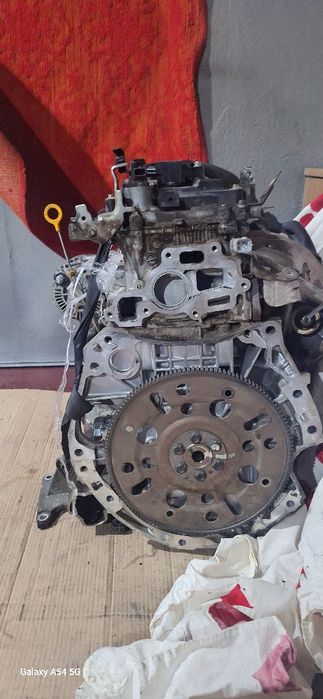 Двигатель в сборе есть всё