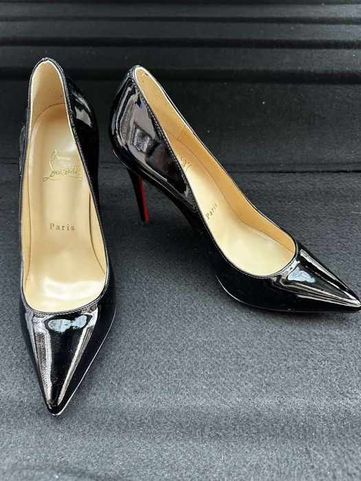 Елегантни обувки с червен ток • Christian Louboutin •