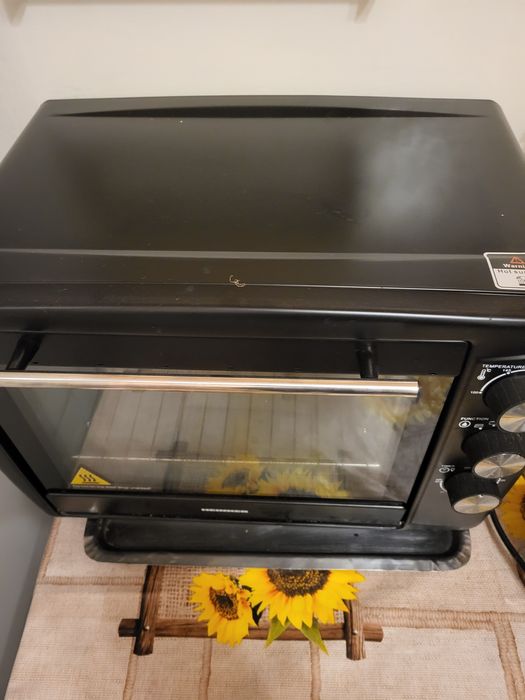 Vând cuptor electric Heinner