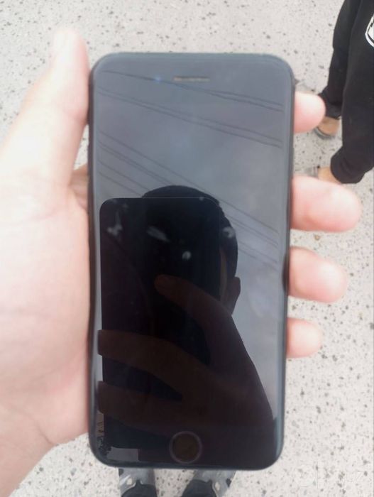 Iphone 7 ……………..