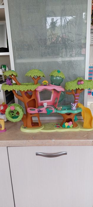 Дерево и карусель для петшопов