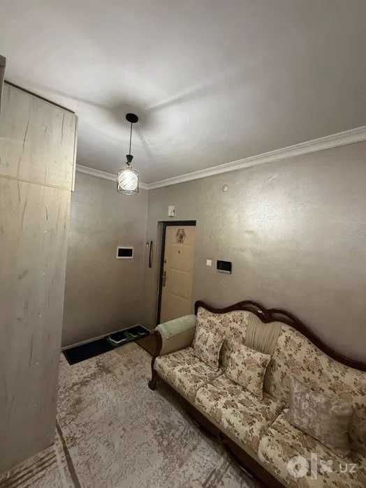 Besh Chinor 2 комнатная улица Махтумкули 70м2 с ремонтом