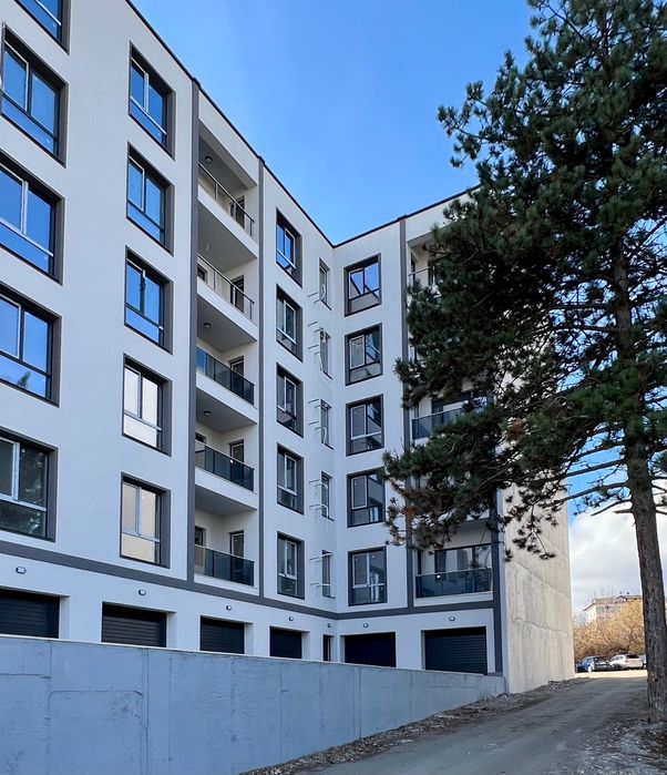 Продава се Тристаен апартамент в Велико Търново, Център - 130 кв.м за 557 €/кв.м - Снимка #2