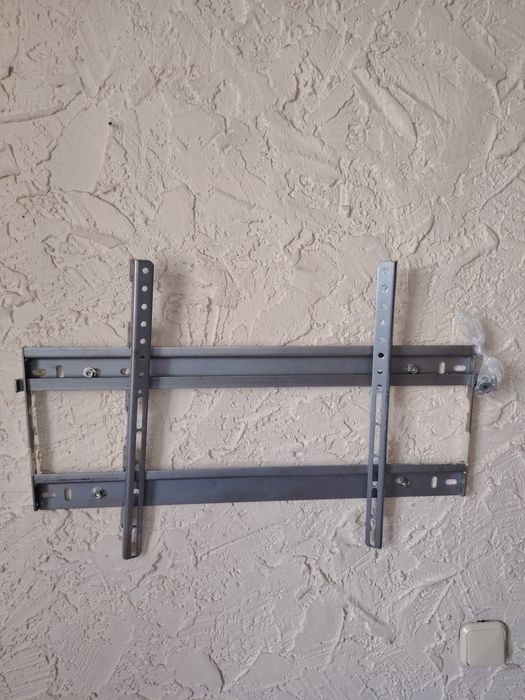 Настенный держатель для телевизора