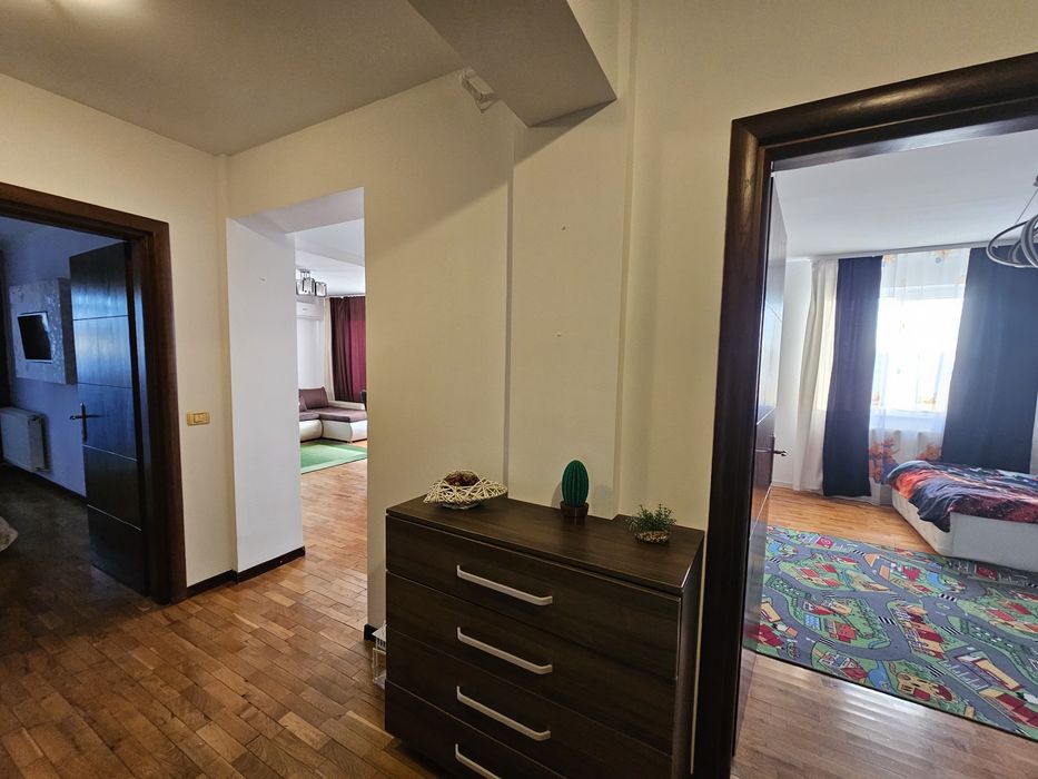 Închiriez Apartament 3 camere 80mp