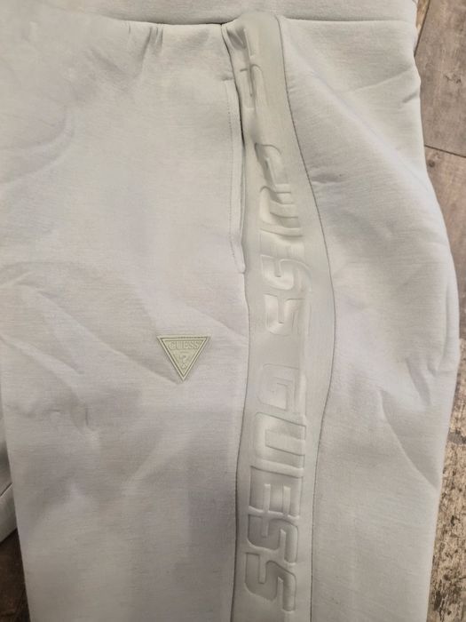 Долнище Guess - чисто ново