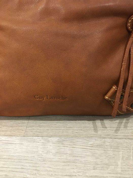 Guy Laroche чанта естествена кожа