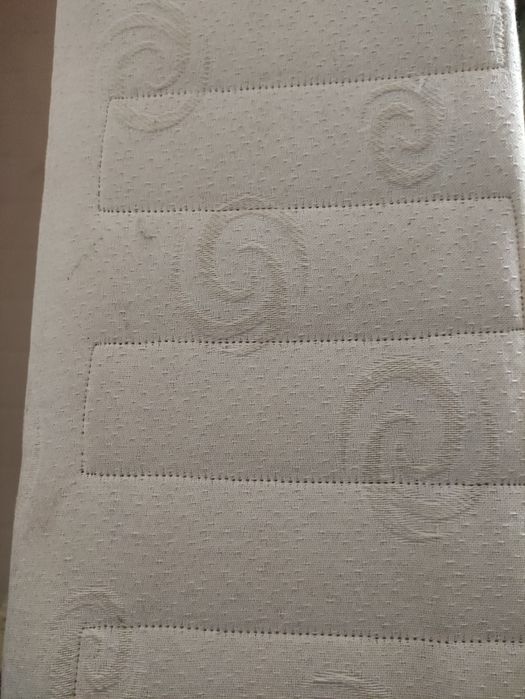 Продавам юношеско легло