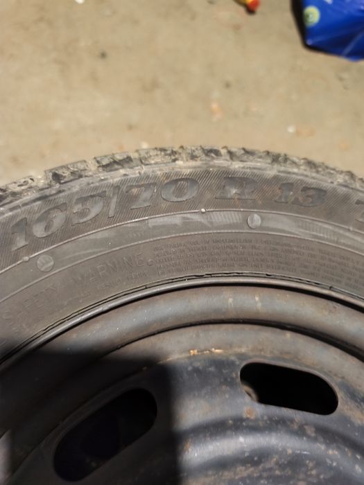 Jante 165/70 r13 cu anvelope de iarna și un set cu anvelope de vara