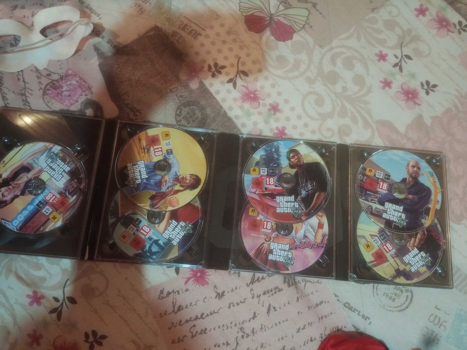Grand Theft Auto V (GTA 5) за PC Колекционерски издание от 7 диска.