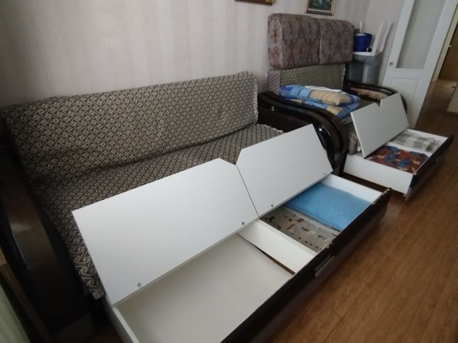 Продам два дивана в хорошем качестве