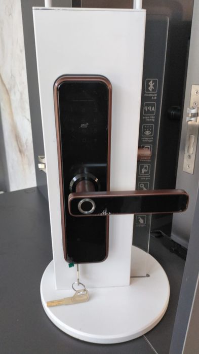 Продажа и установка смарт замков