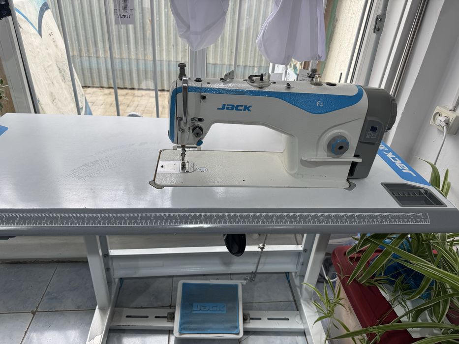 Швейная машина и оверлог