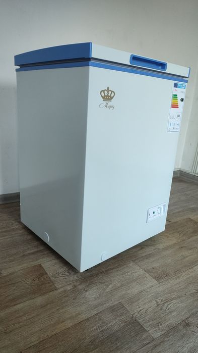 Продам морозильник с вмятинами мороз хинг