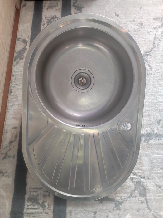 Продам раковину на кухню