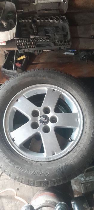 Продаю комплект ризина с дисками. КАМРИ