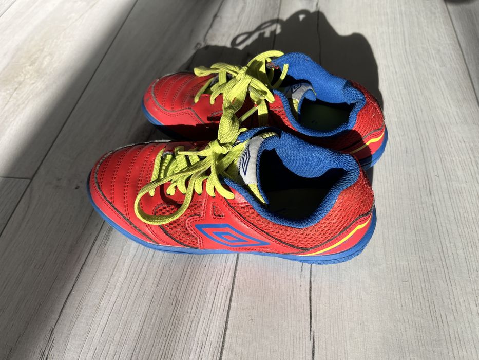 Бутсы спортивные