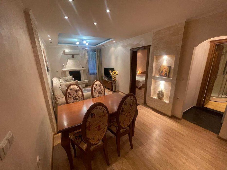 Продава се Тристаен апартамент в Бургас, Лазур - 110 кв.м за 2273 €/кв.м - Снимка #11