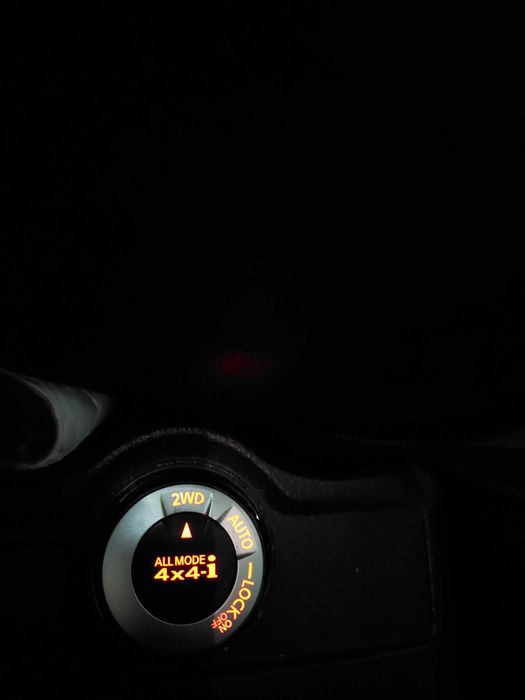 vand nissan x trail 1,6 diesel an 2015 luna 12 euro 6 .