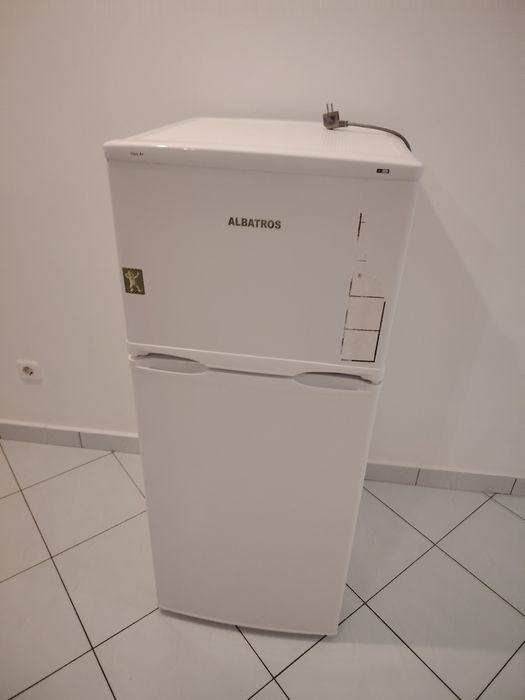 Vând frigider cu congelator in Cluj napoca